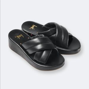 NWOT BEEK SHOES platform puffy black flatform